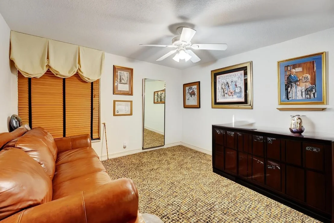 Photo of 4590 Live Oak Boulevard