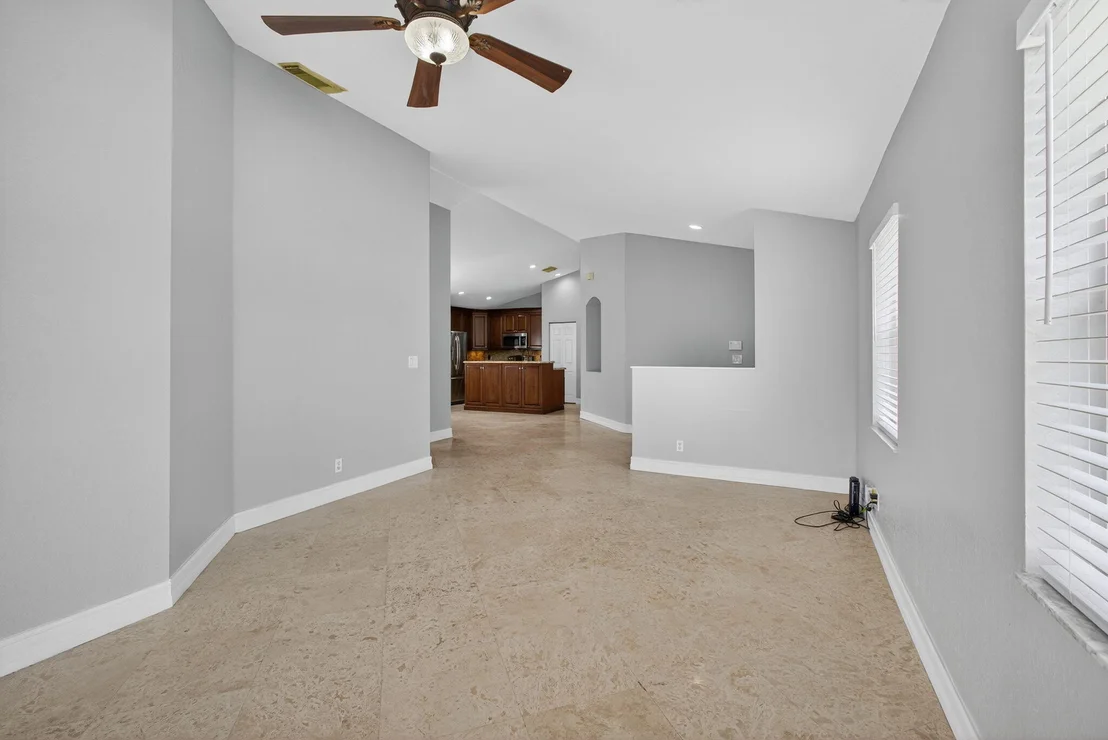 Photo of 6121 Spring Isles Boulevard