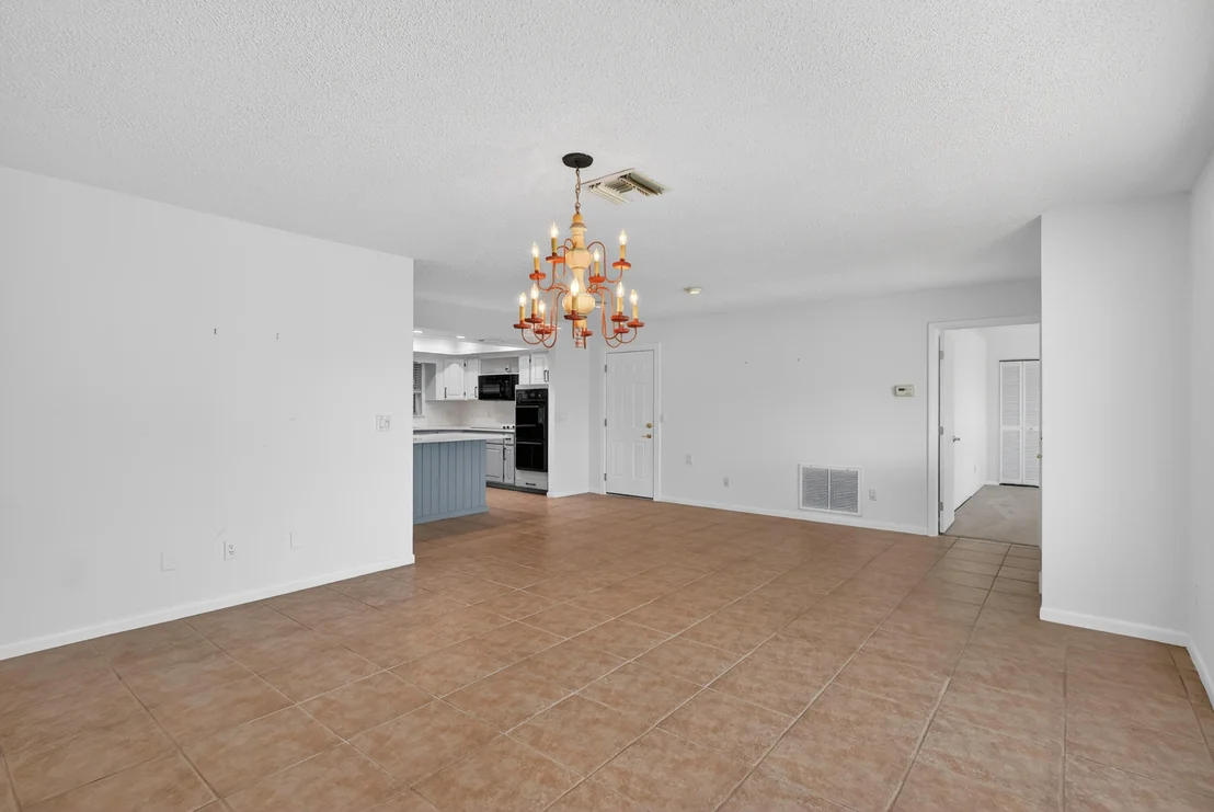 Photo of 1233 NW River Terrace