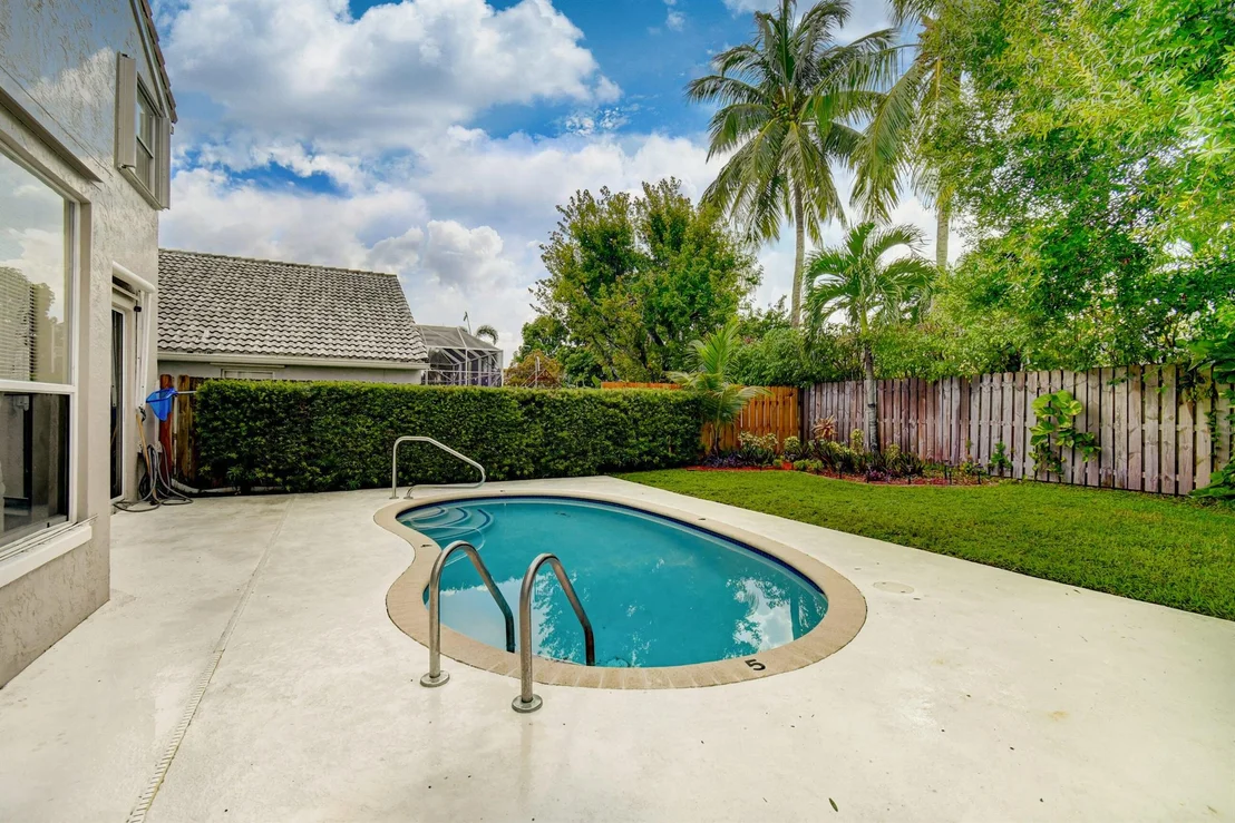 Photo of 7585 Thornlee Drive