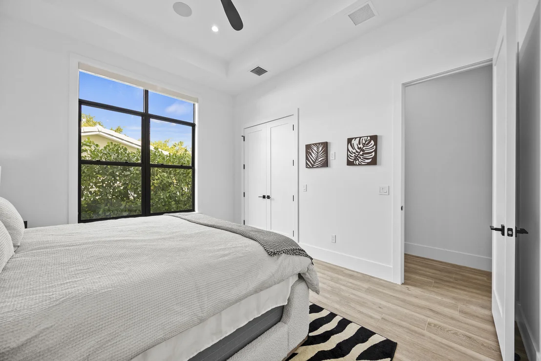 Photo of 736 Lagoon Drive
