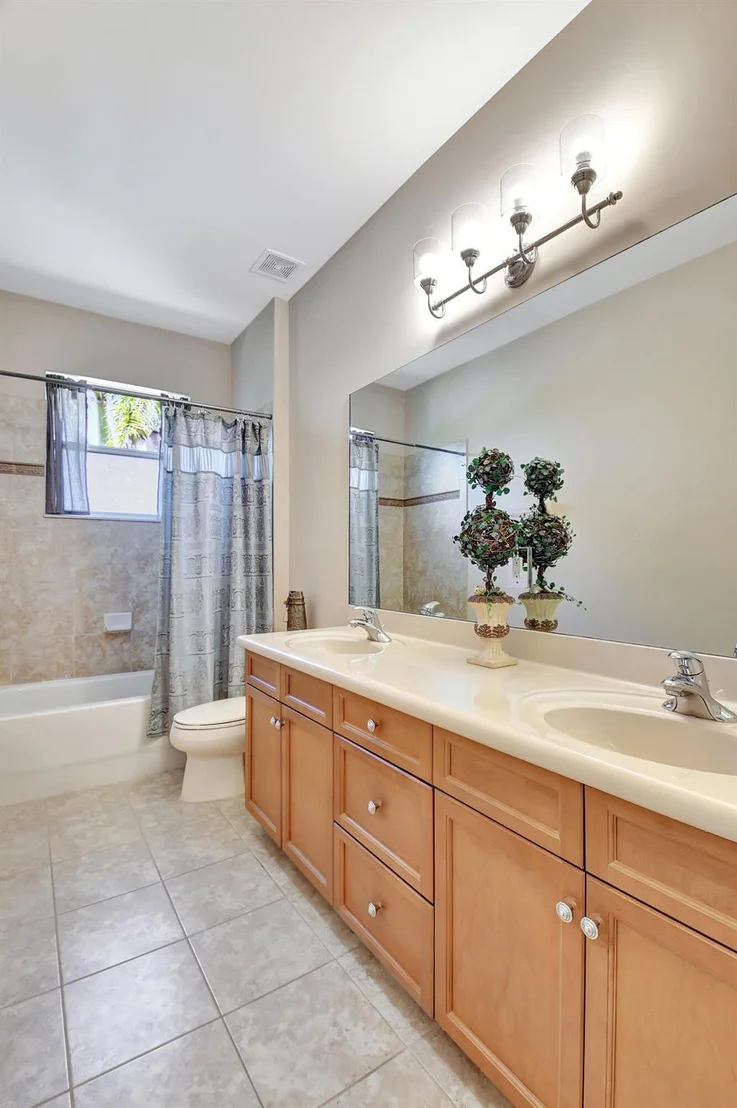 Photo of 10749 Castle Oak Drive