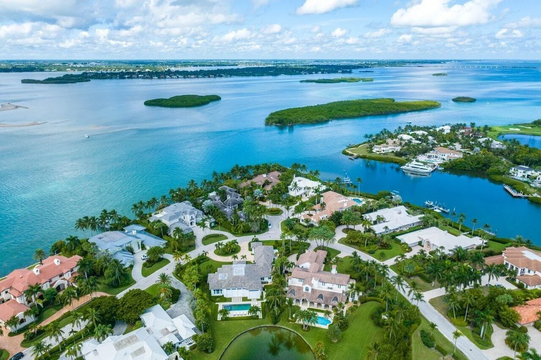 Photo of 6400 SE Inlet Way