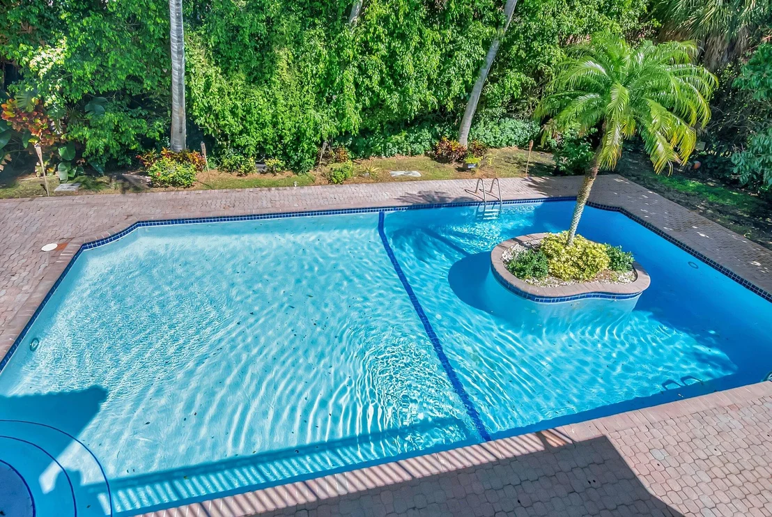 Photo of 930 N Parkside Cir Circle N