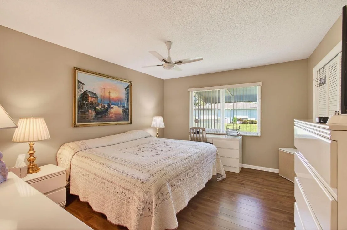 Photo of Unit D at 417 High Point Boulevard