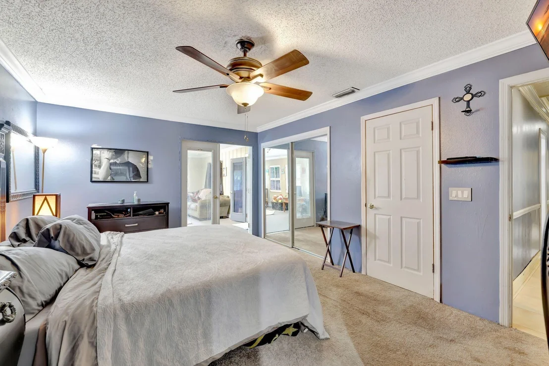 Photo of 5903 Sunset Boulevard