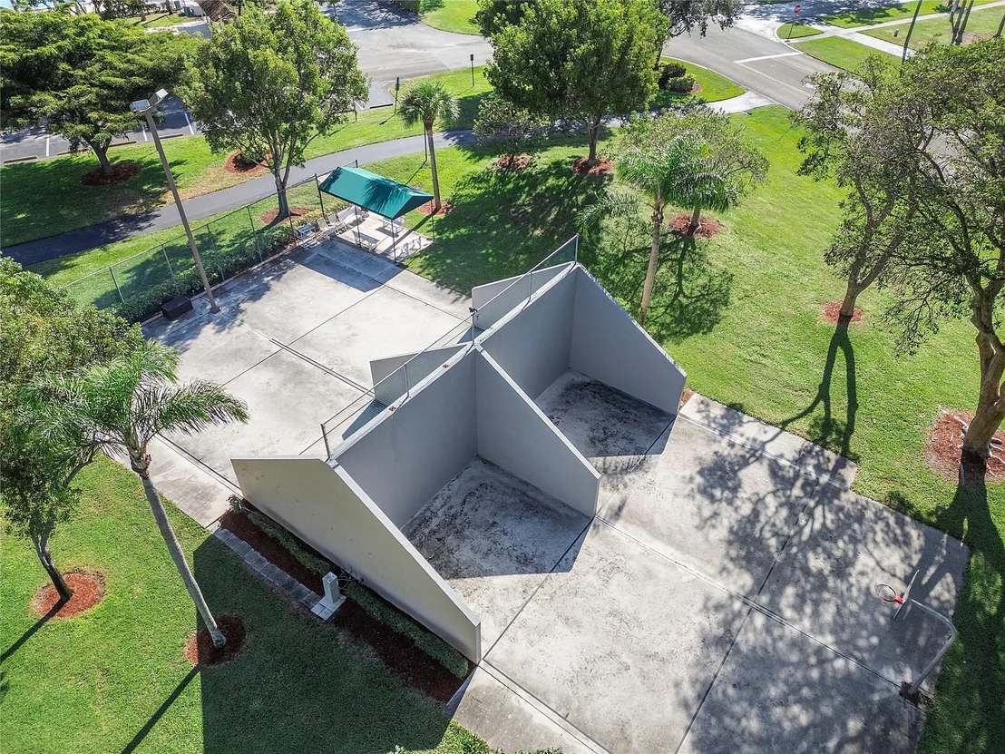 Photo of 8230 Springtree Road