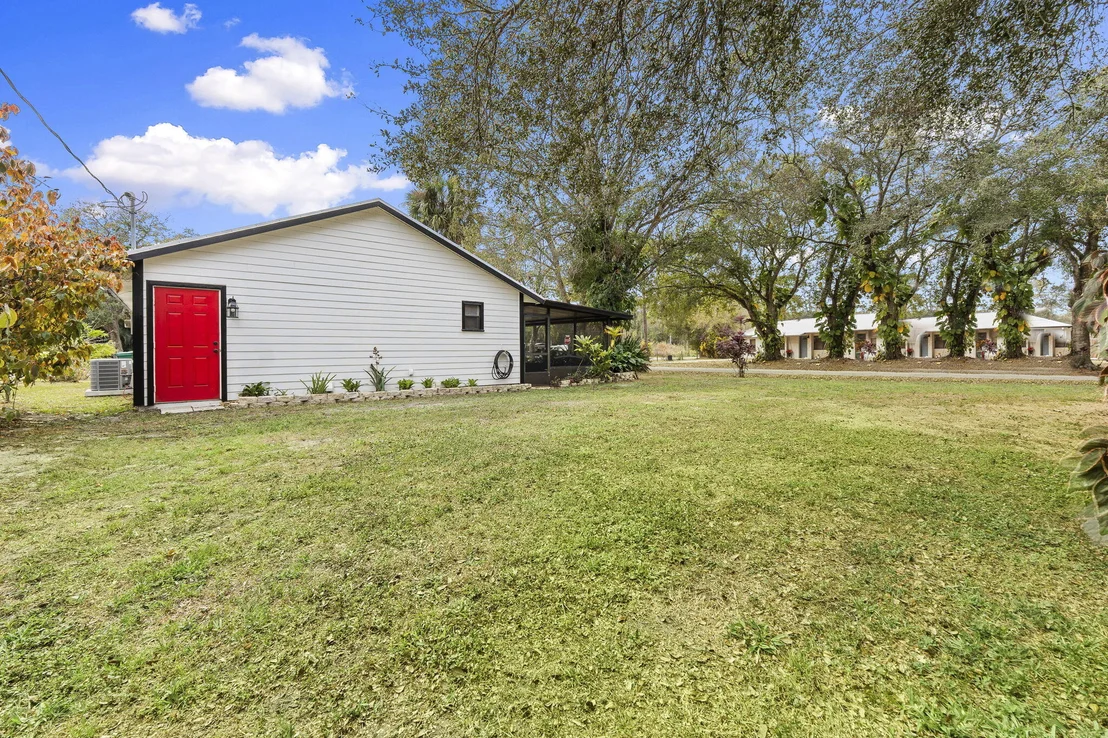 Photo of 3585 SE 8th Street