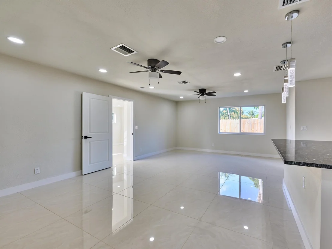 Photo of 168 SE 27th Place