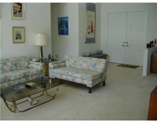 Photo of 6834 Treves