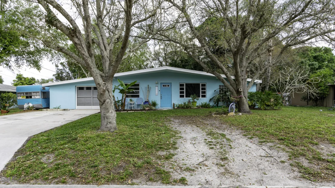 Photo of 3030 Summit Street