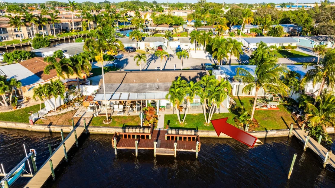 Photo of 140 SW Hideaway Place