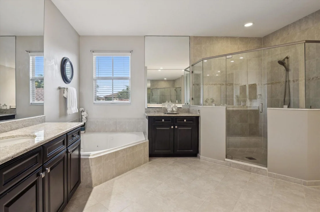 Photo of 8540 Lakeside Drive