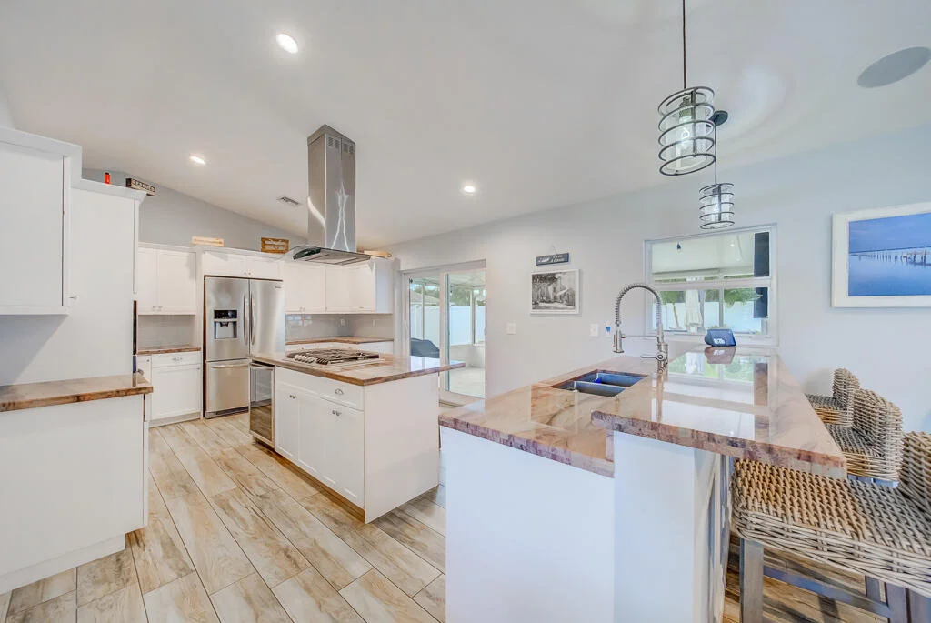 Photo of 841 NW 8th Way