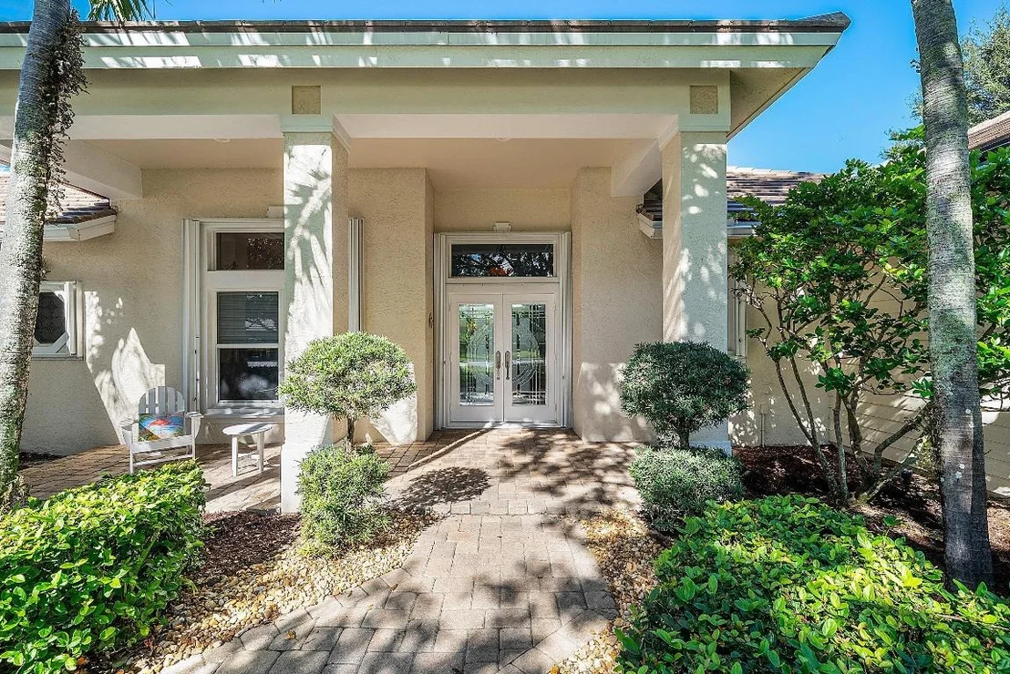 Photo of 18670 SE Lakeside Way