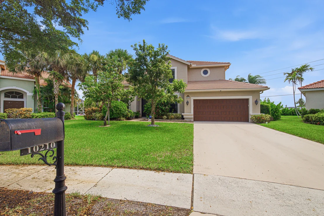 Photo of 10210 Lexington Estates Boulevard