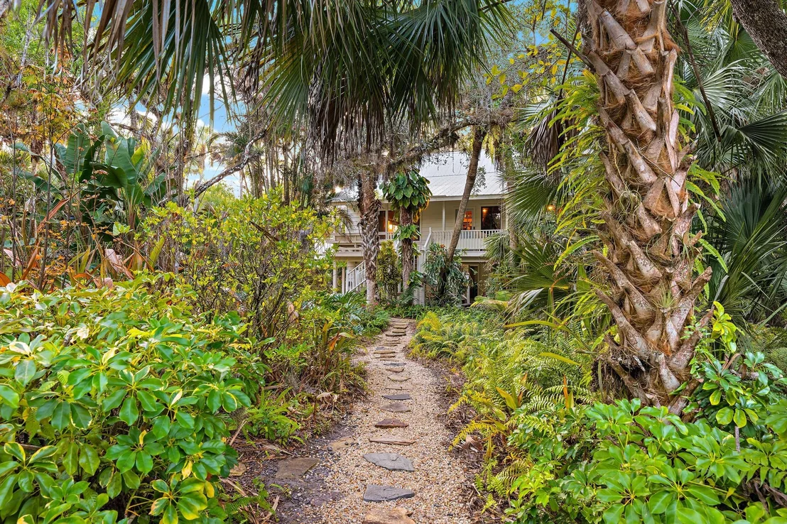 Photo of 4844 River Place