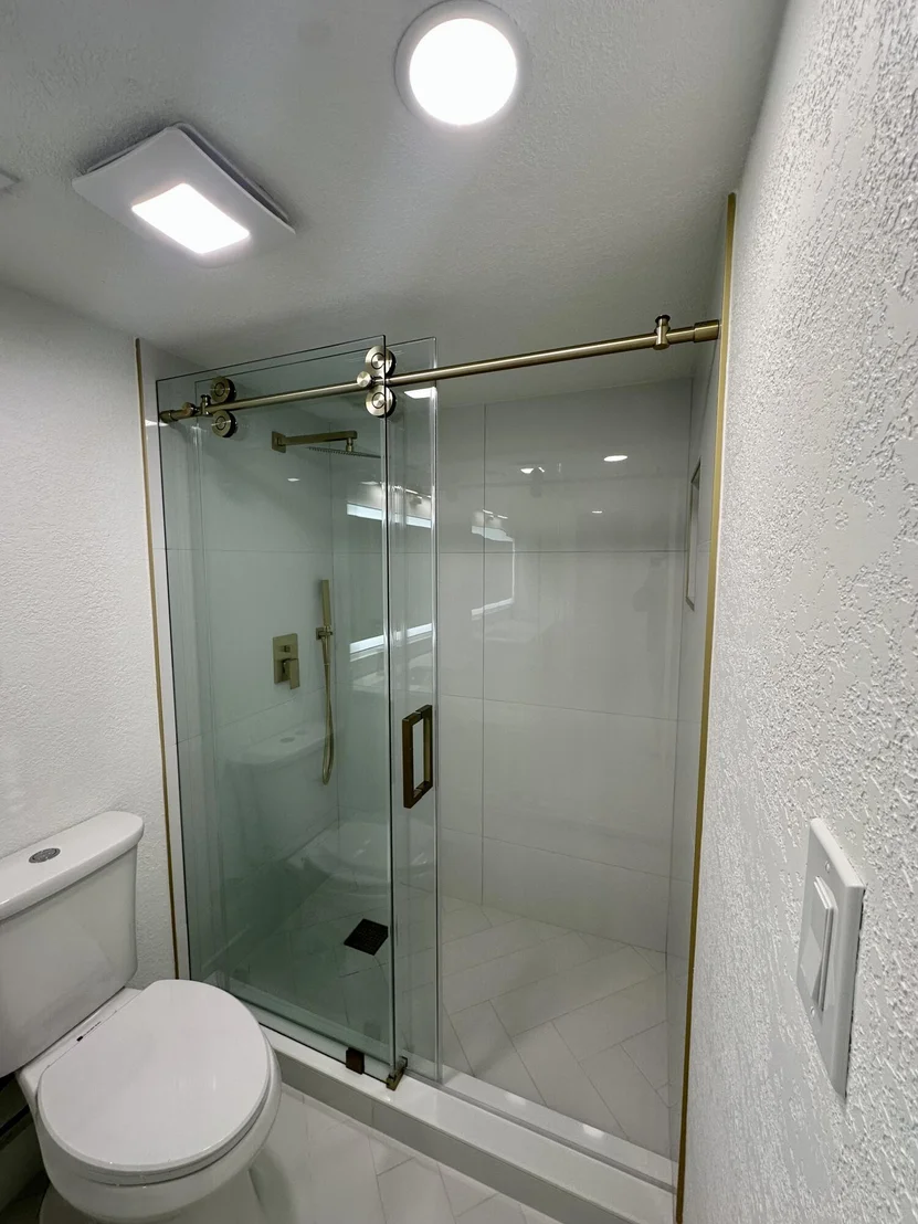 Photo of Unit F405 at 950 Lavers Circle