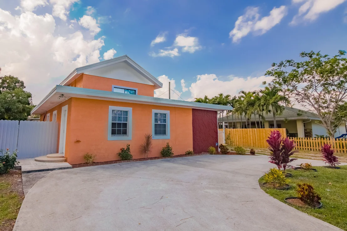 Photo of 919 Rudolph Road