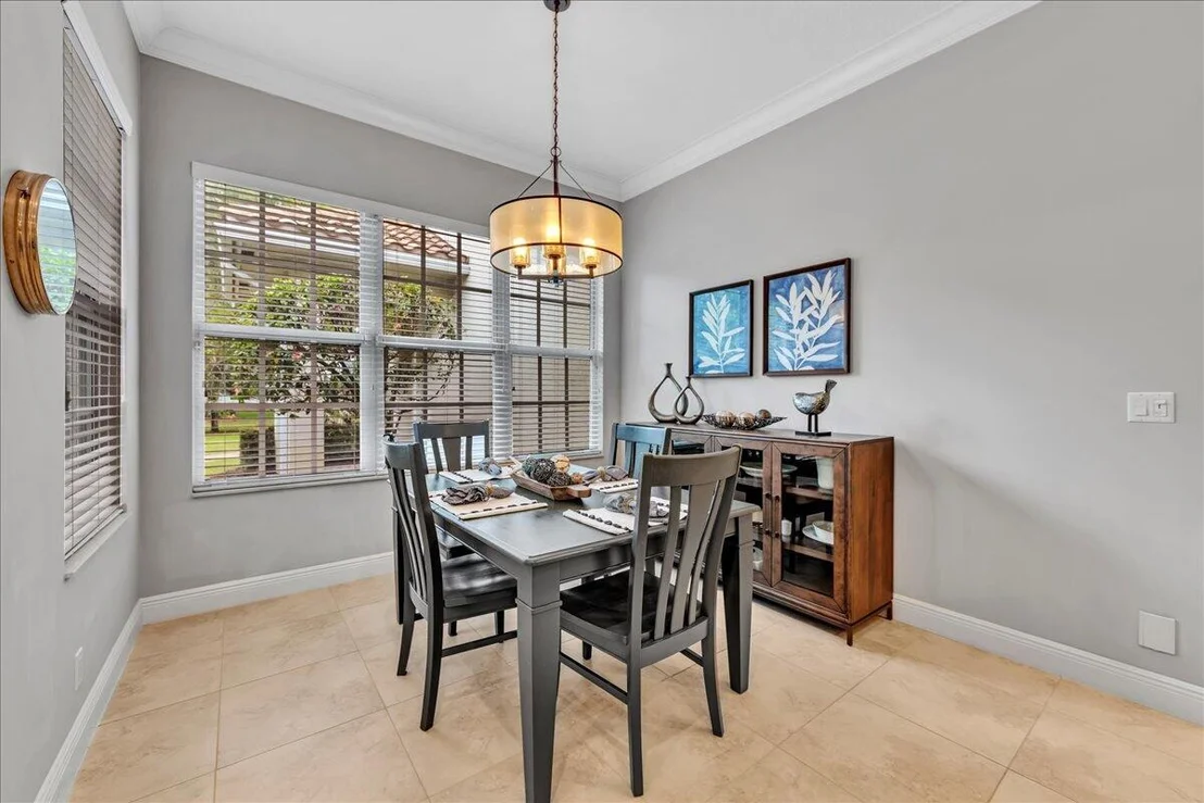Photo of 378 Squire Drive