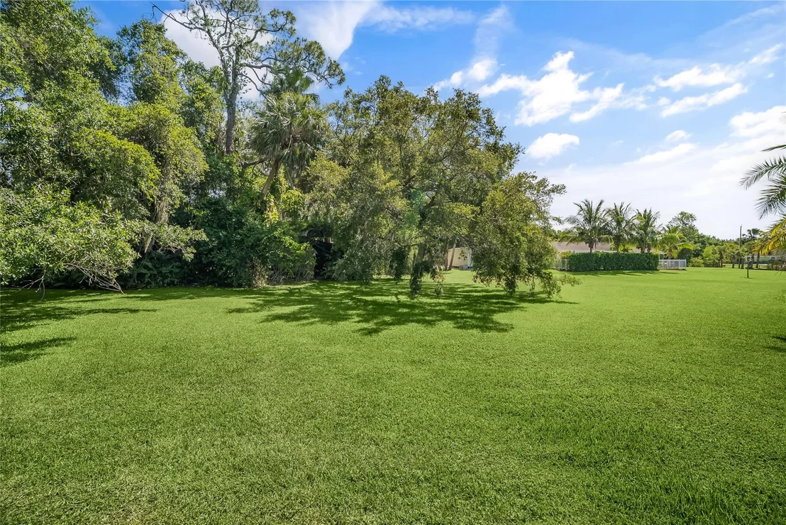 Photo of 4935 11th Lane