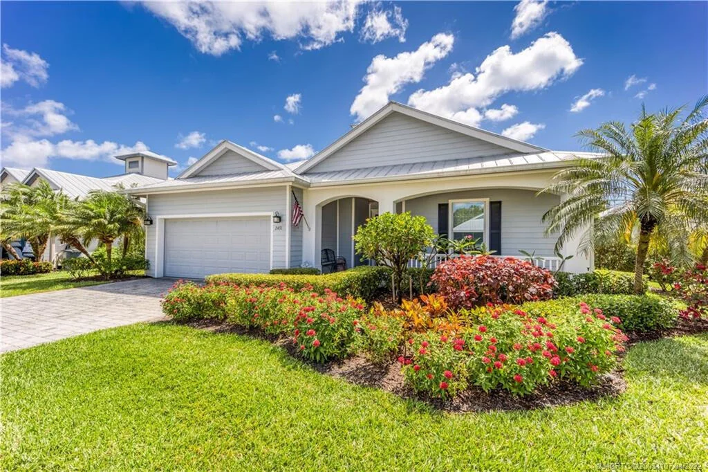 Photo of 2431 NW Hummingbird Circle