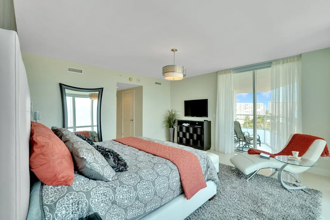 Photo of Unit 607 at 1 N Ocean Boulevard