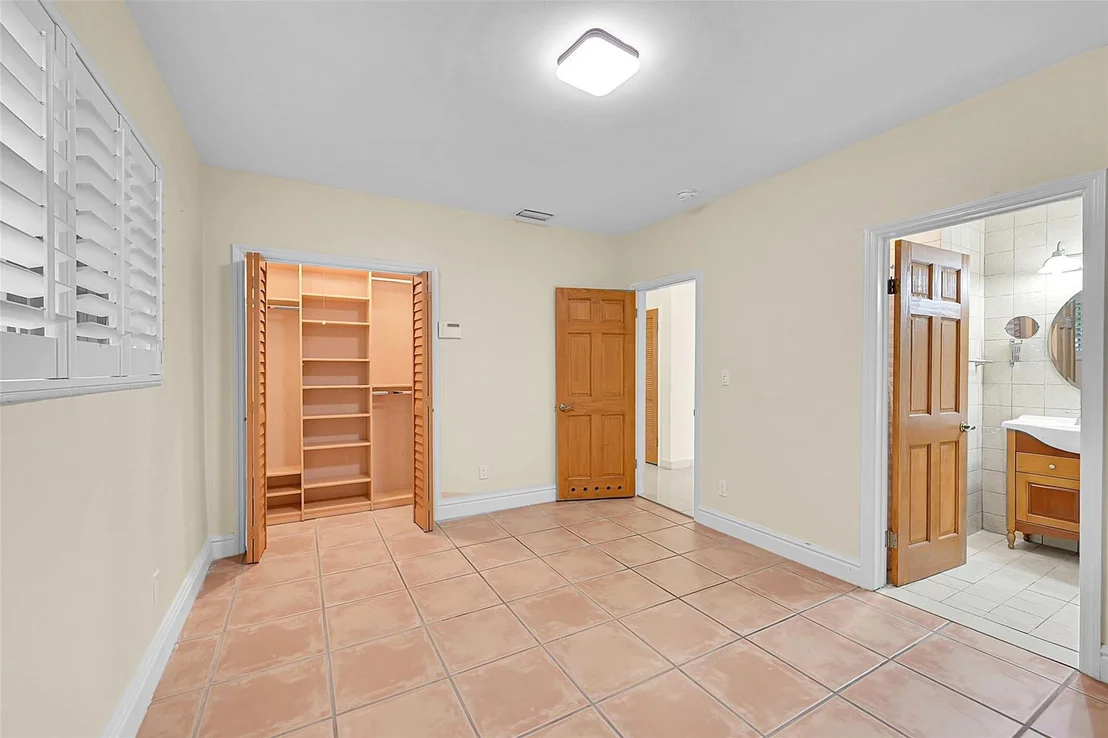 Photo of 1401 Red Road