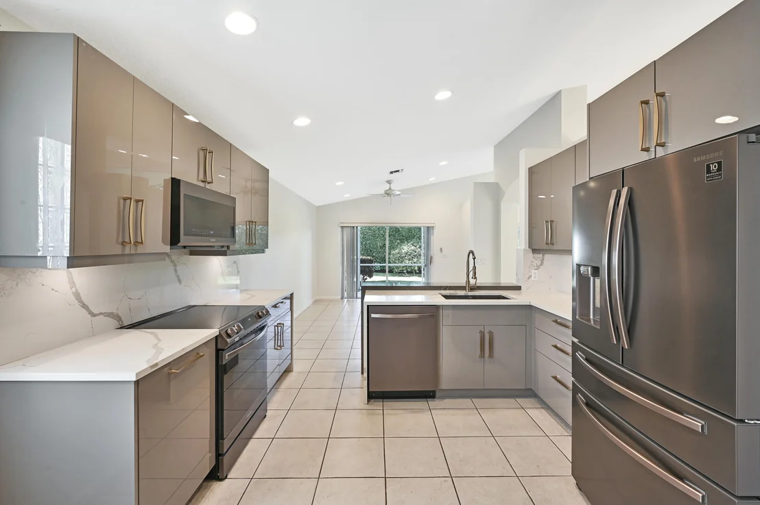 Photo of 5867 Royal Isles Boulevard