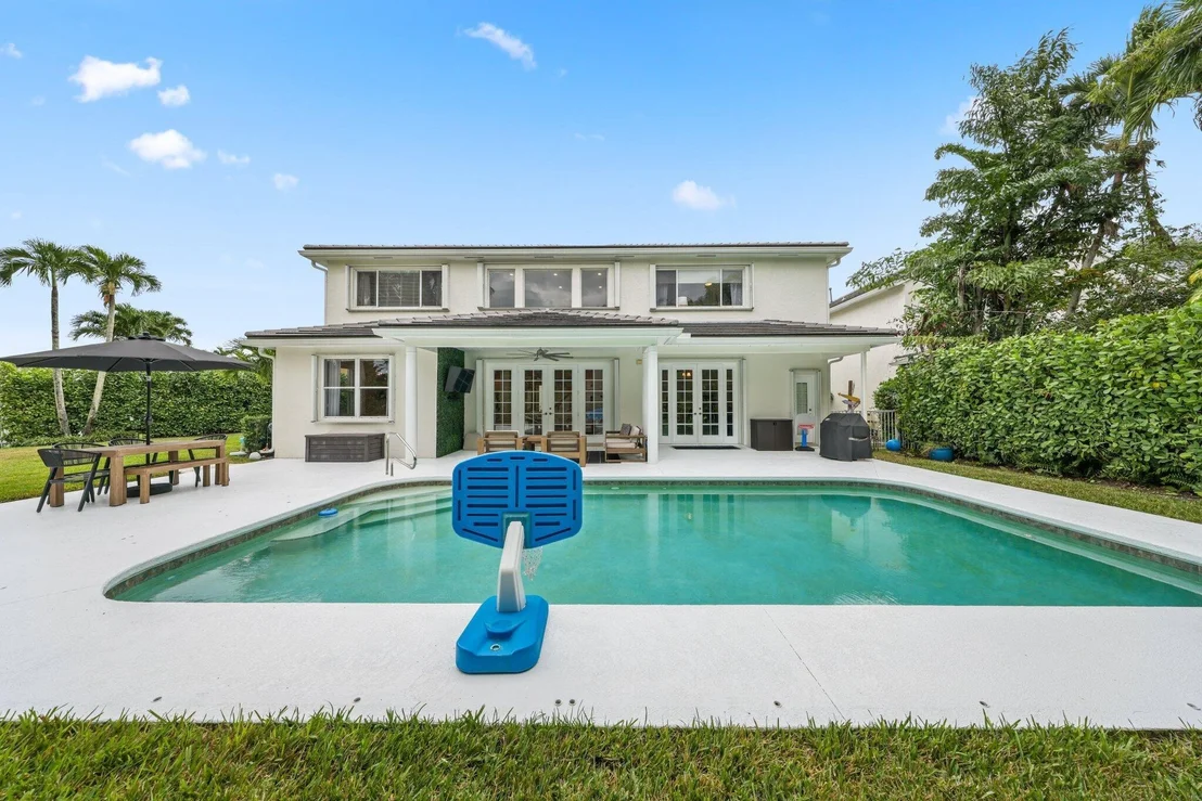 Photo of 423 Meadowlark Drive