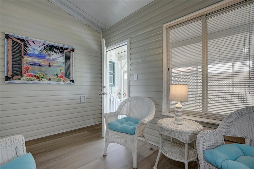 Photo of 646 Barefoot Boulevard