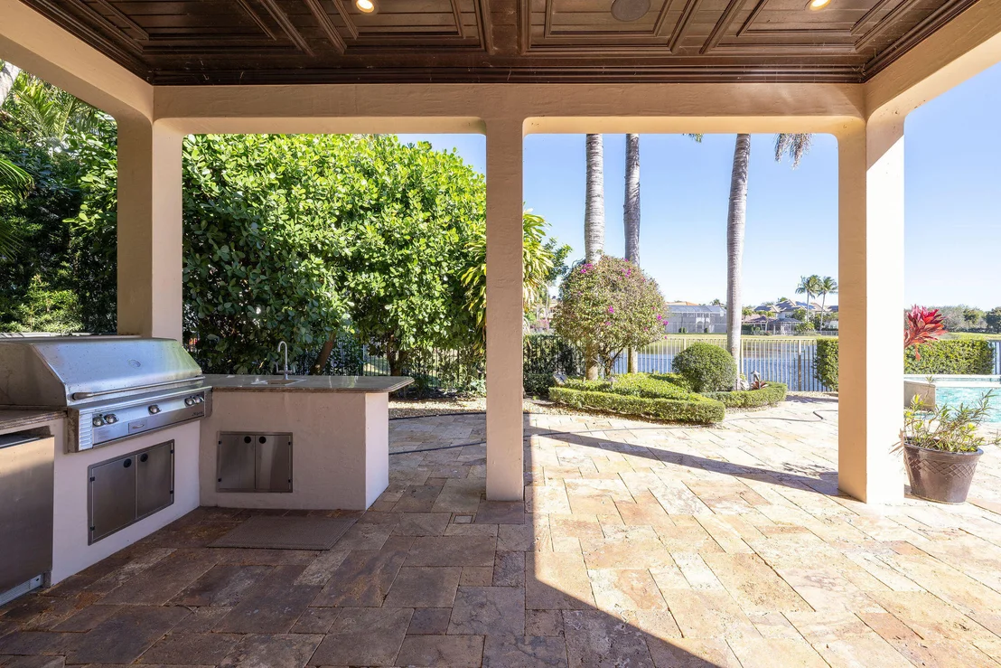 Photo of 9253 Este Lago Drive