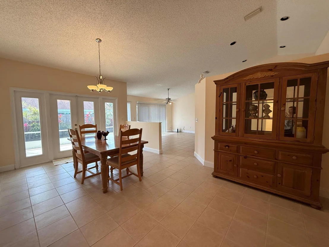 Photo of 330 Oregon Lane