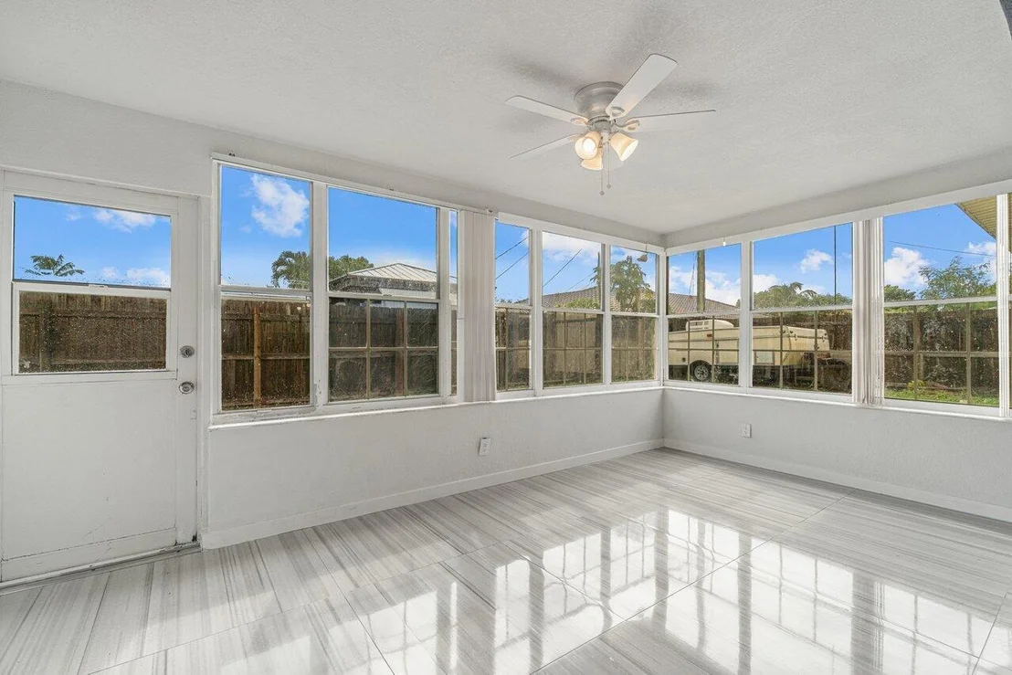 Photo of 1446 Hillcrest Drive