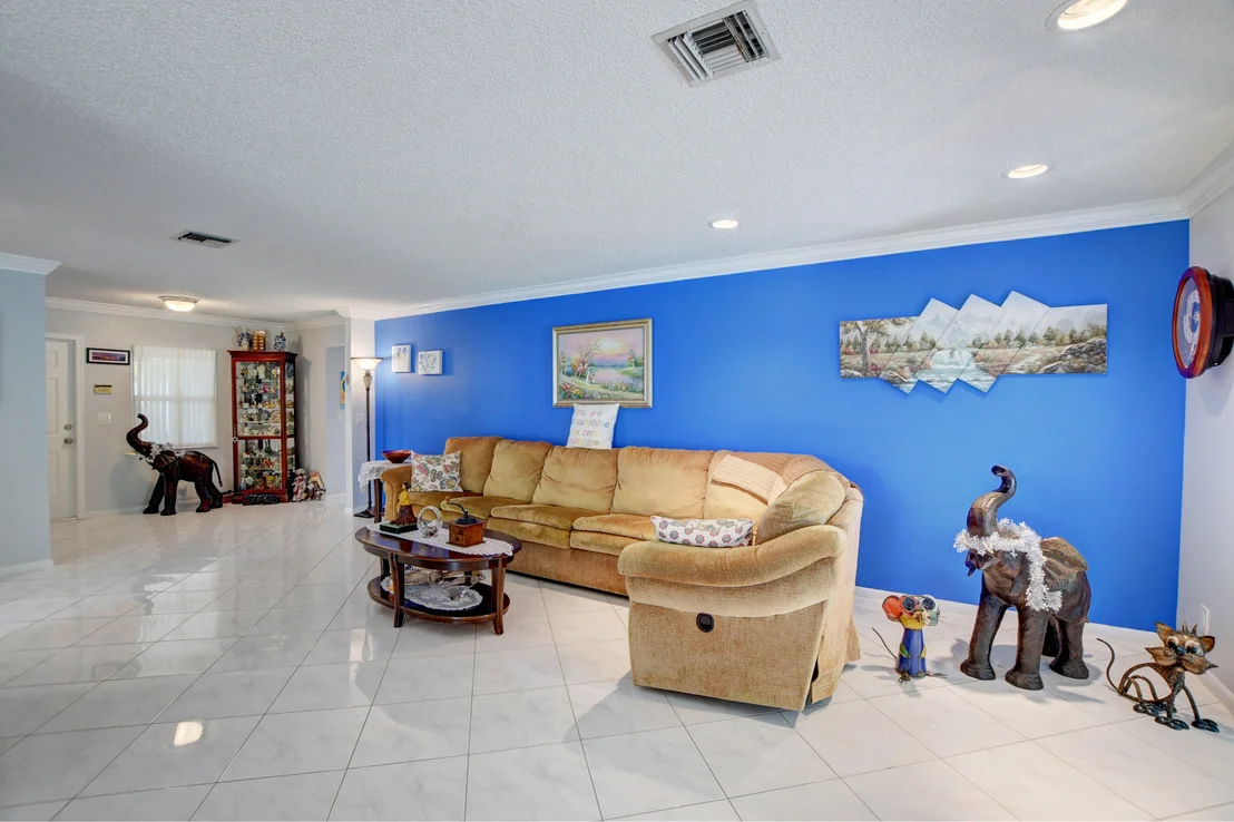 Photo of 6639 Overland Drive
