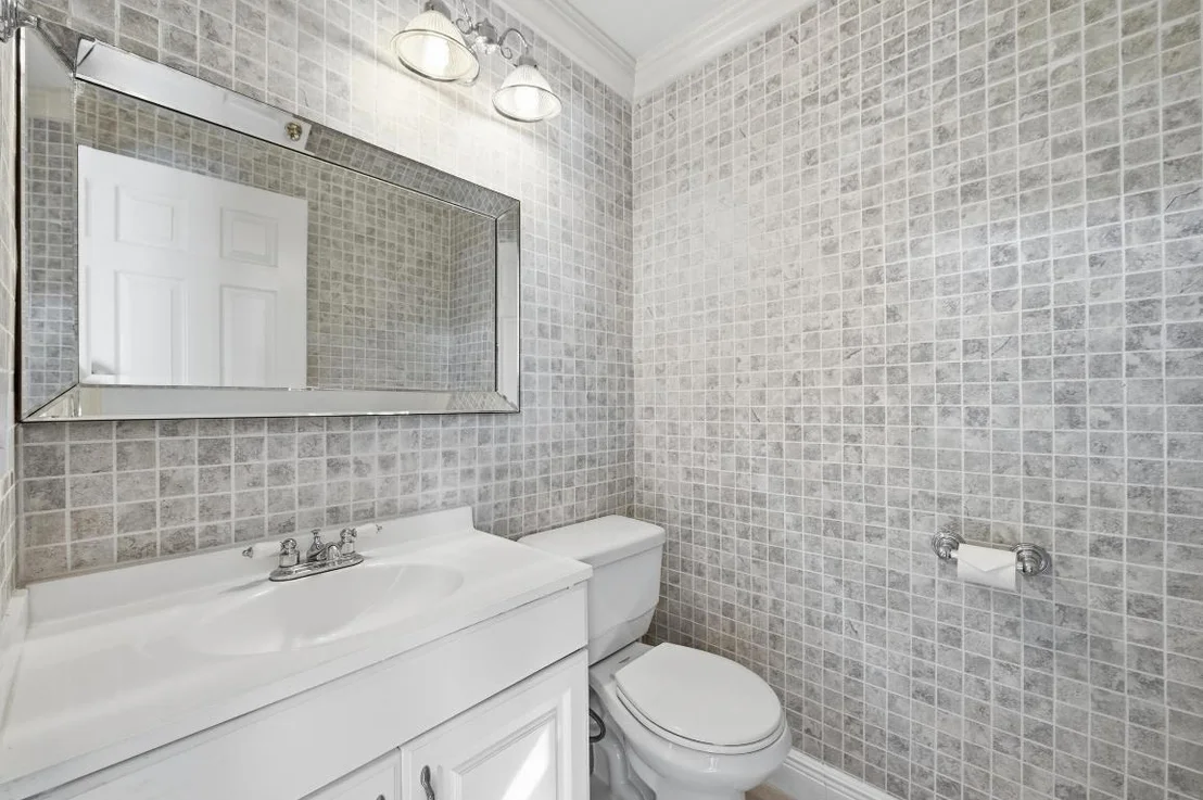 Photo of 710 Monaco O