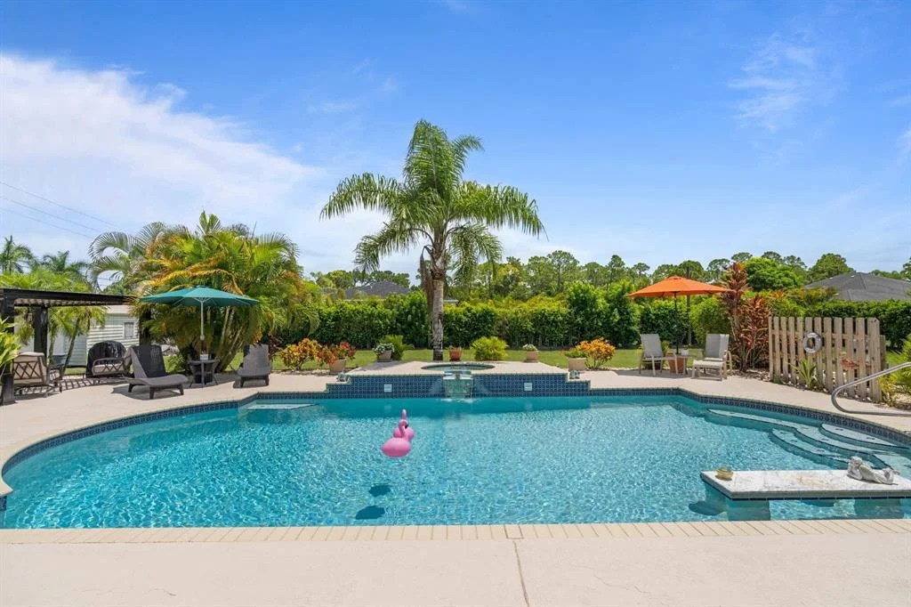 Photo of 7166 Avocado Boulevard
