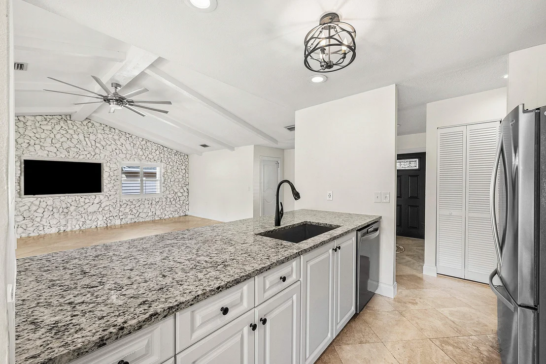 Photo of 1508 Cormorant Road
