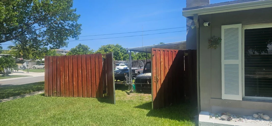 Photo of 1120 E River Drive