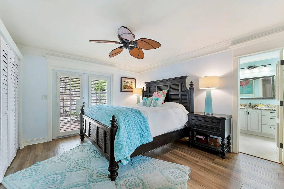 Photo of 4121 NE 22nd Terrace