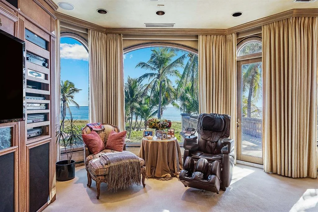 Photo of 719 N Ocean Boulevard