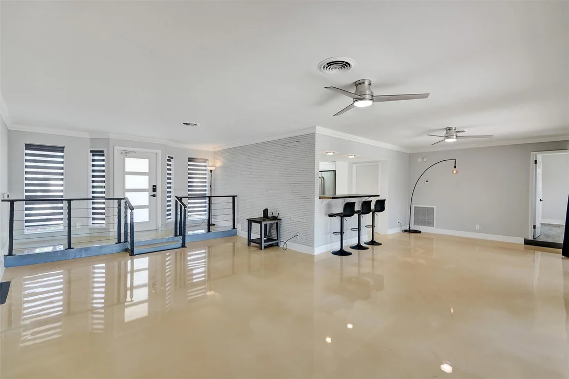 Photo of 850 SE 7th Avenue