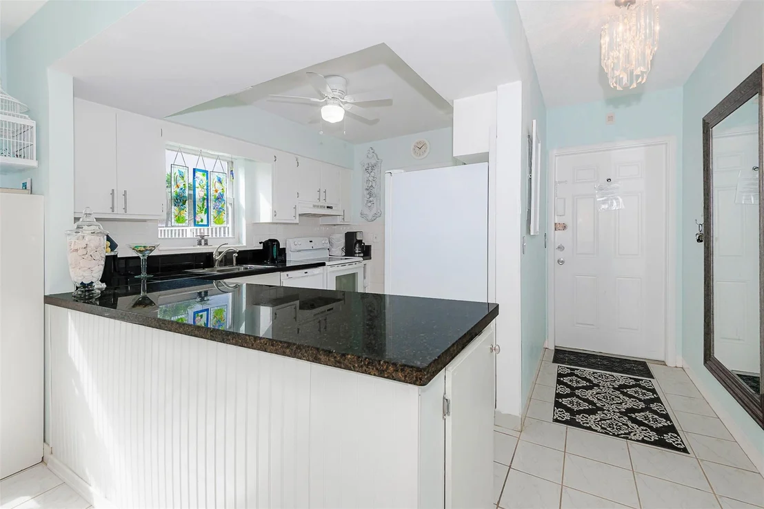 Photo of Unit 1 at 801 Pine