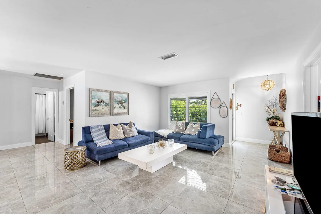 Photo of 581 NW 13th Drive