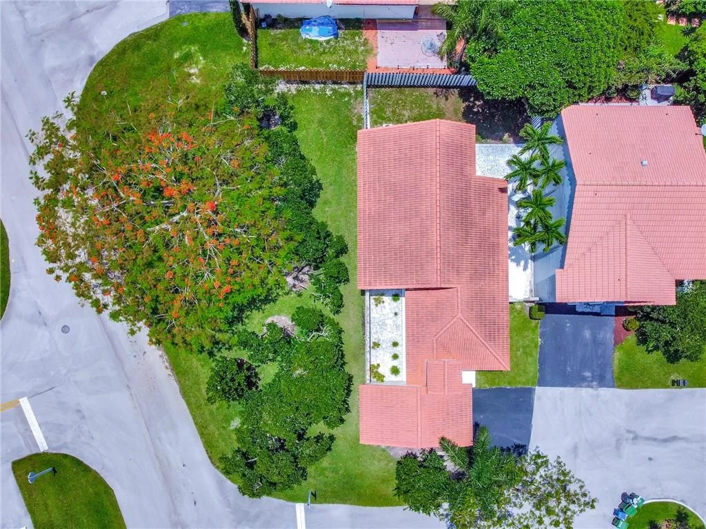 Photo of 1451 Garden Road