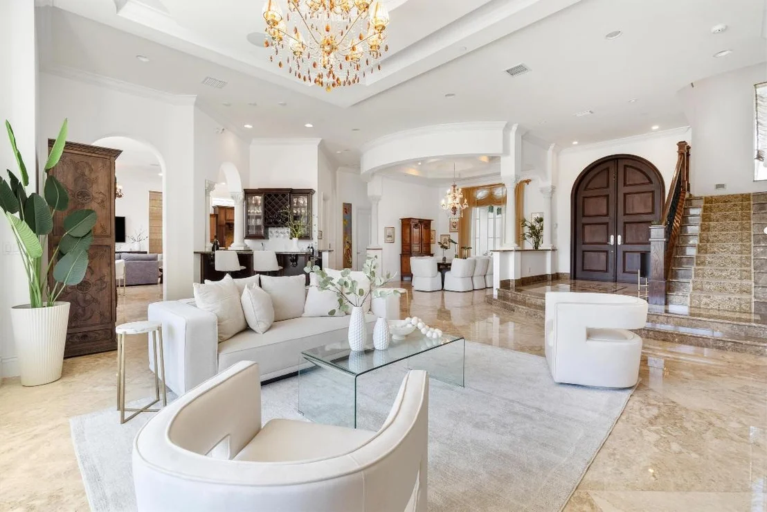 Photo of 932 Banyan Drive
