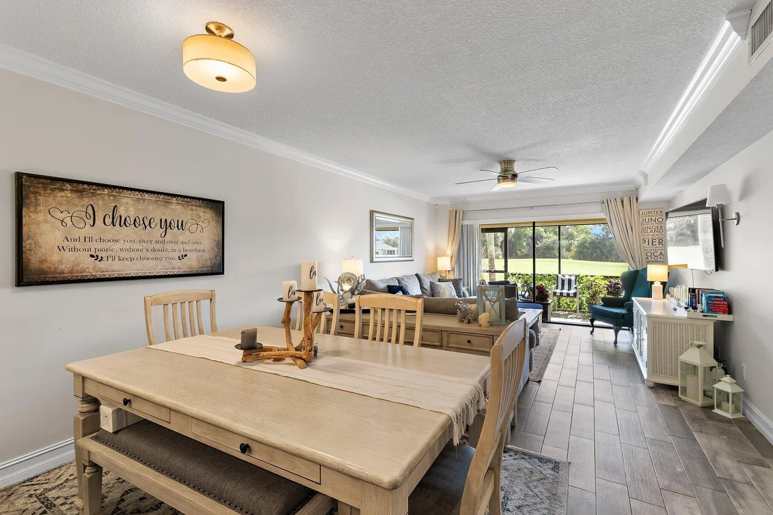 Photo of Unit B at 1201 Pinecrest Circle