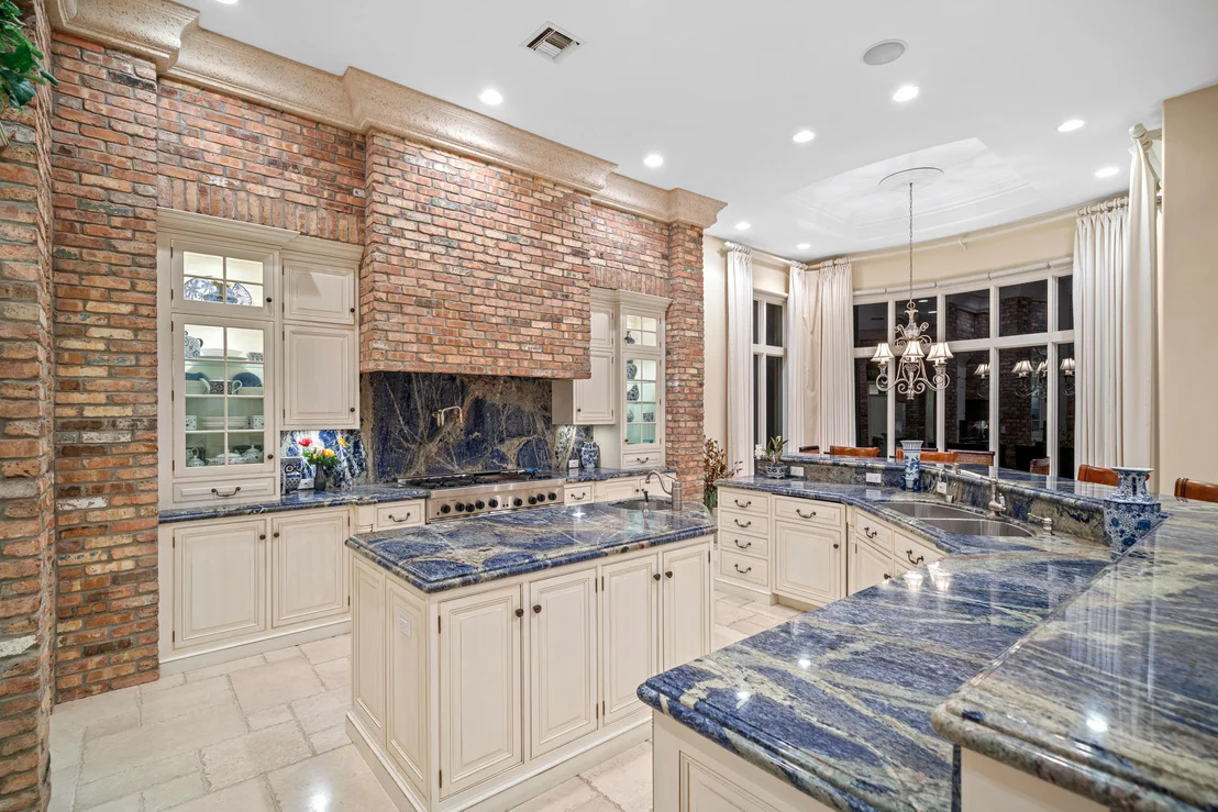 Photo of 4117 S Ocean Boulevard