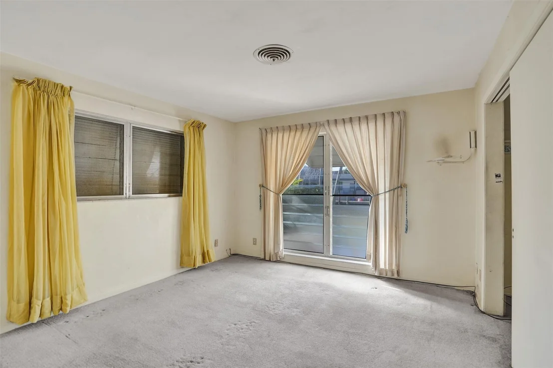 Photo of 110 SE 13th Street