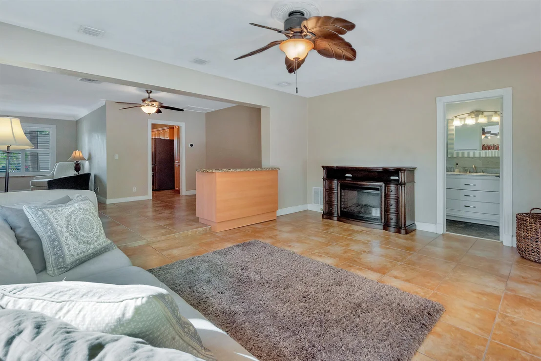 Photo of 327 Ellamar Road